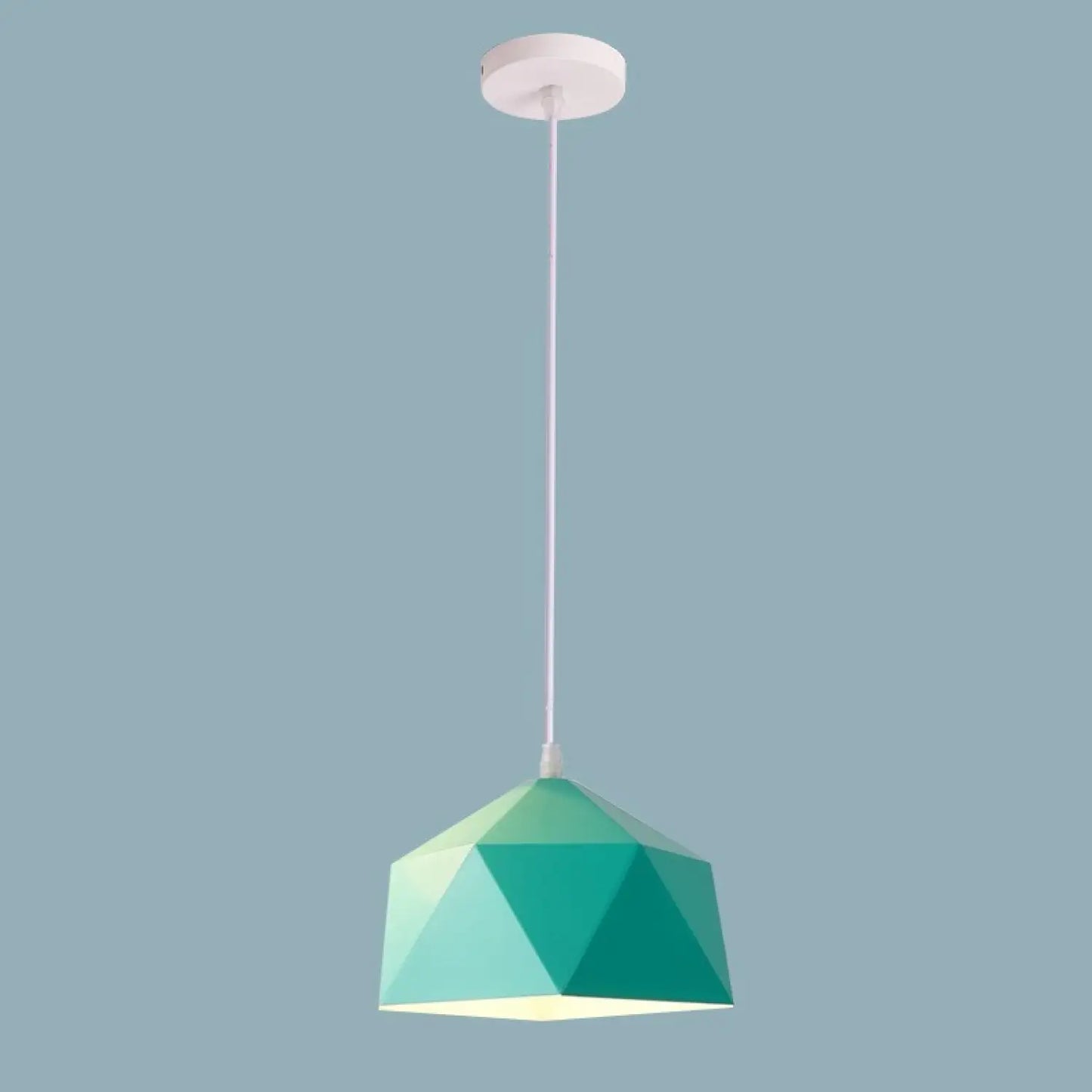 Nordisk hängande lampa över köksö för kök och matplatsstämning