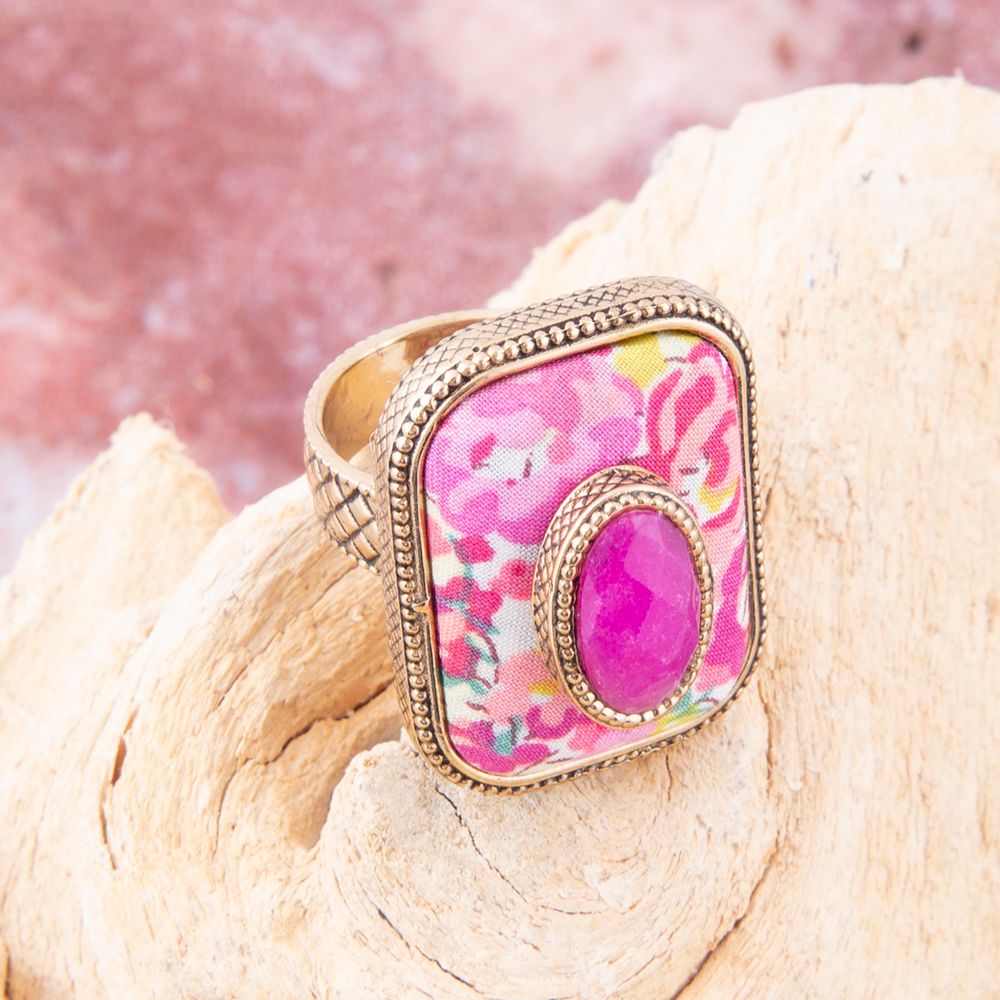 Pinker Achat gestapelter Stein Blumen Goldfarbener Statement-Ring