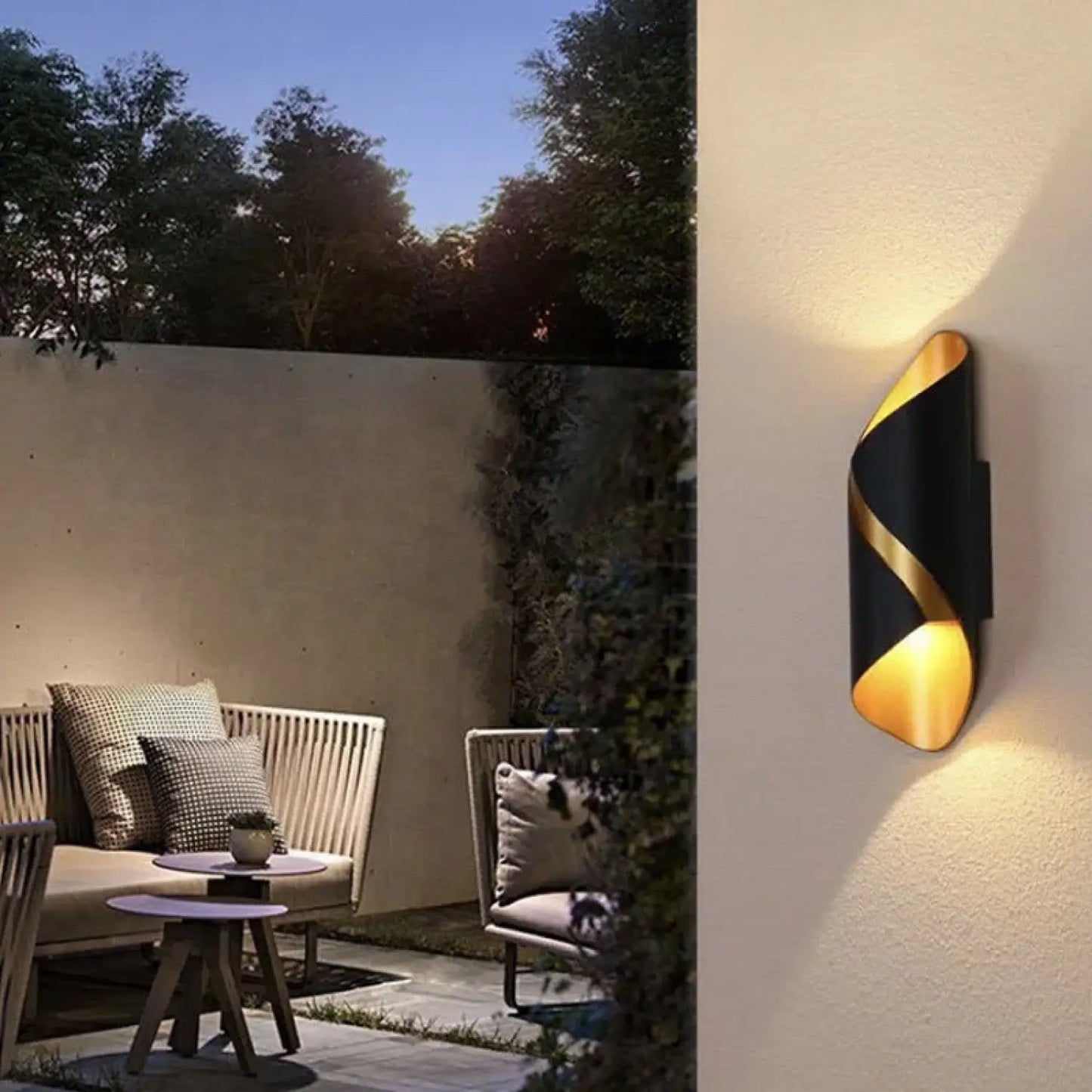 Enkel utomhus-LED-lampa med elegant vattentät design