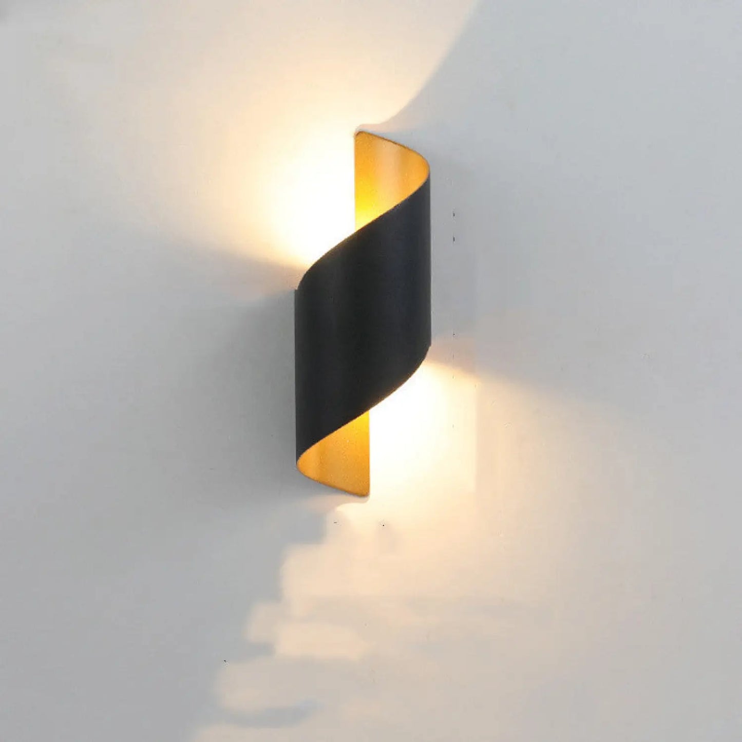 Enkel utomhus-LED-lampa med elegant vattentät design