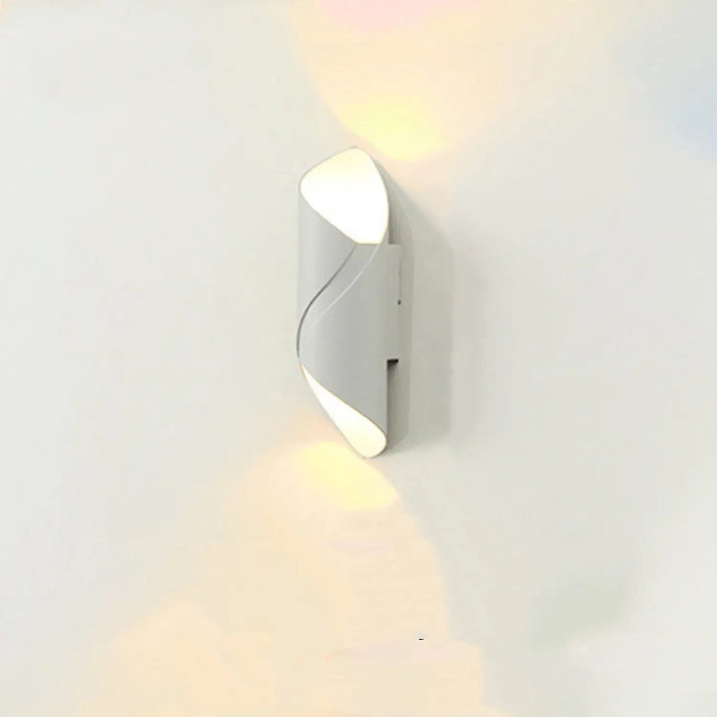 Enkel utomhus-LED-lampa med elegant vattentät design