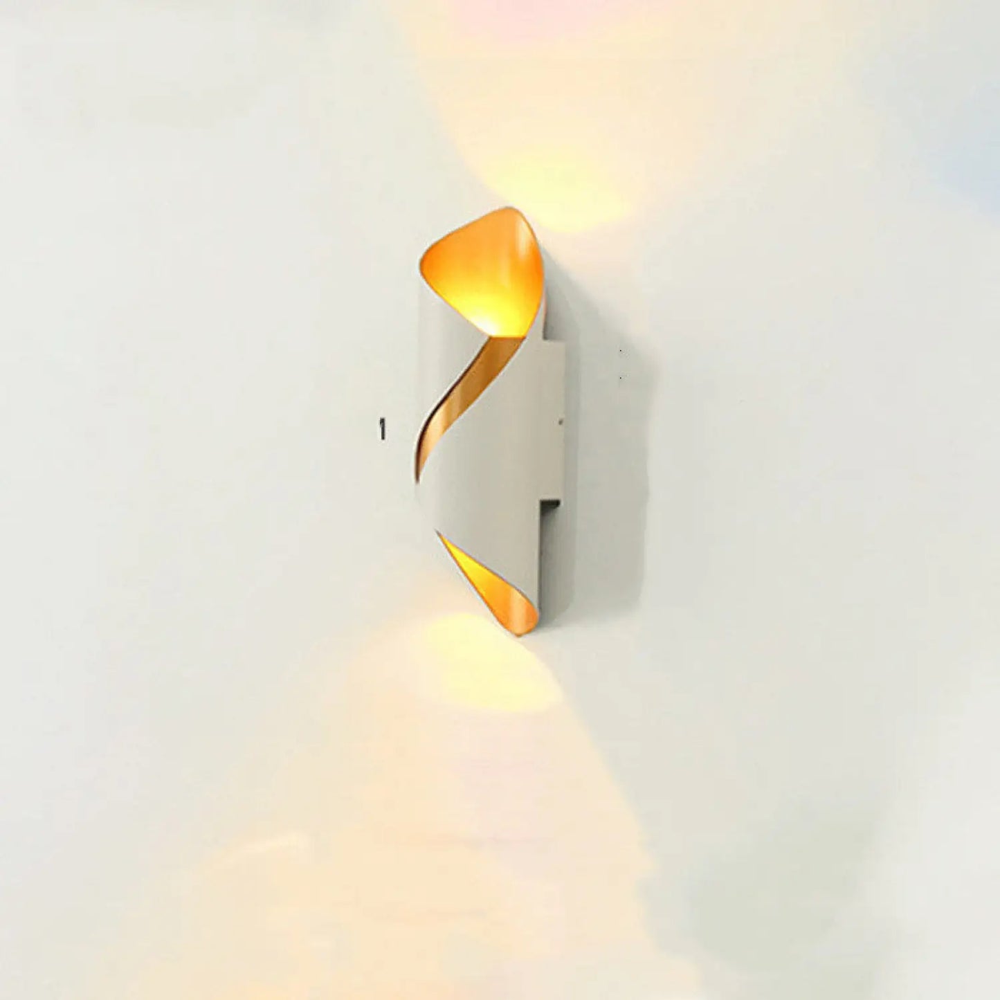 Enkel utomhus-LED-lampa med elegant vattentät design