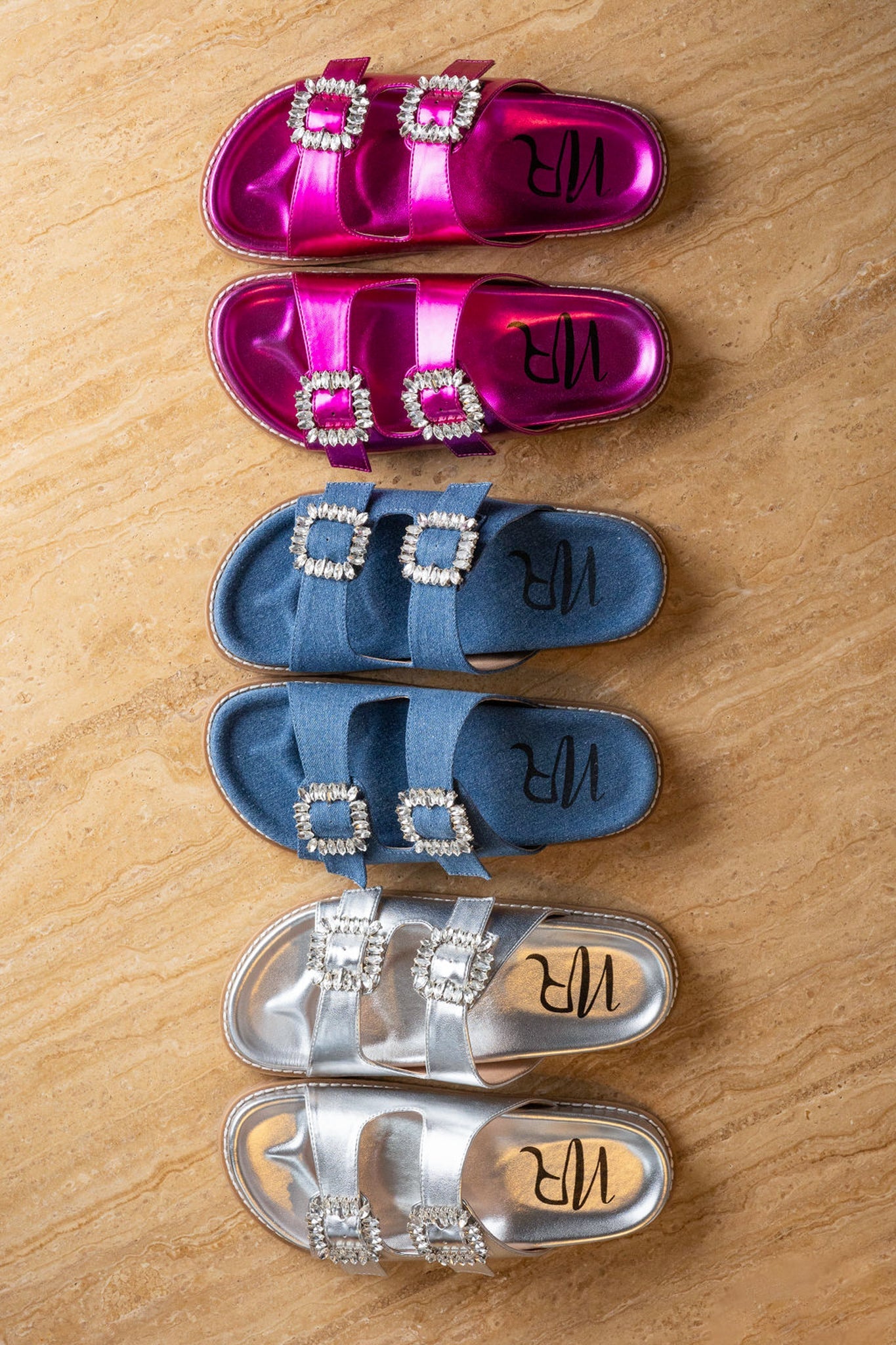 Stellar Strass Schnallen Slides in Fuchsia