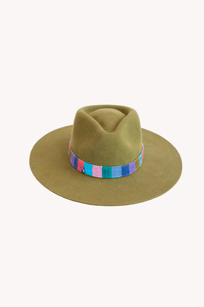 Ängsgrön västerländsk hatt