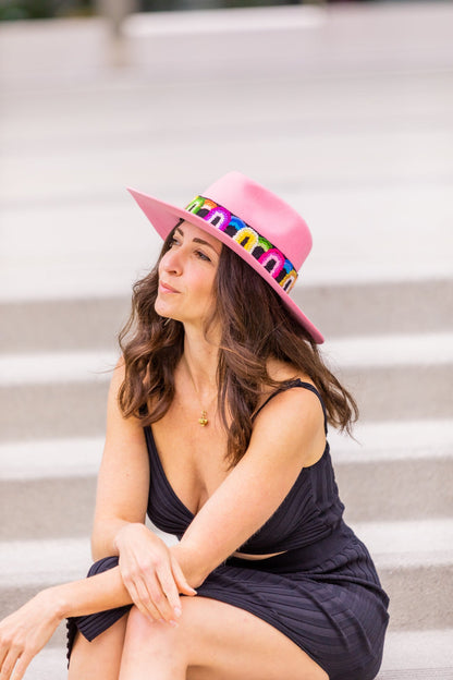 Bubbelgumsrosa västerländsk hatt