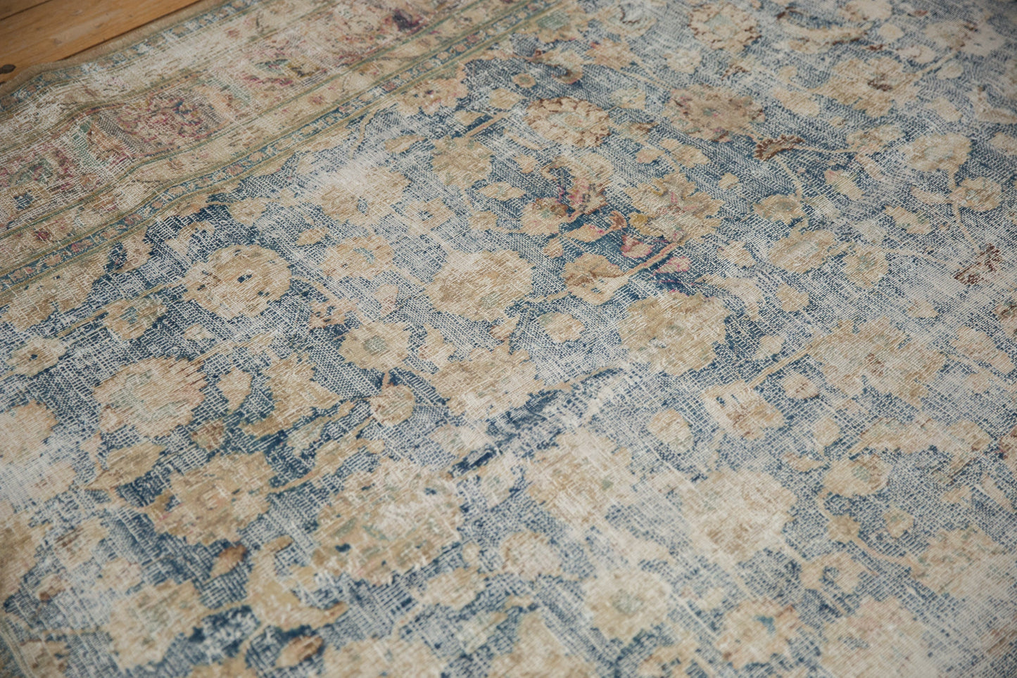 6.5x10.5 Vintage Distressed Meshed Carpet