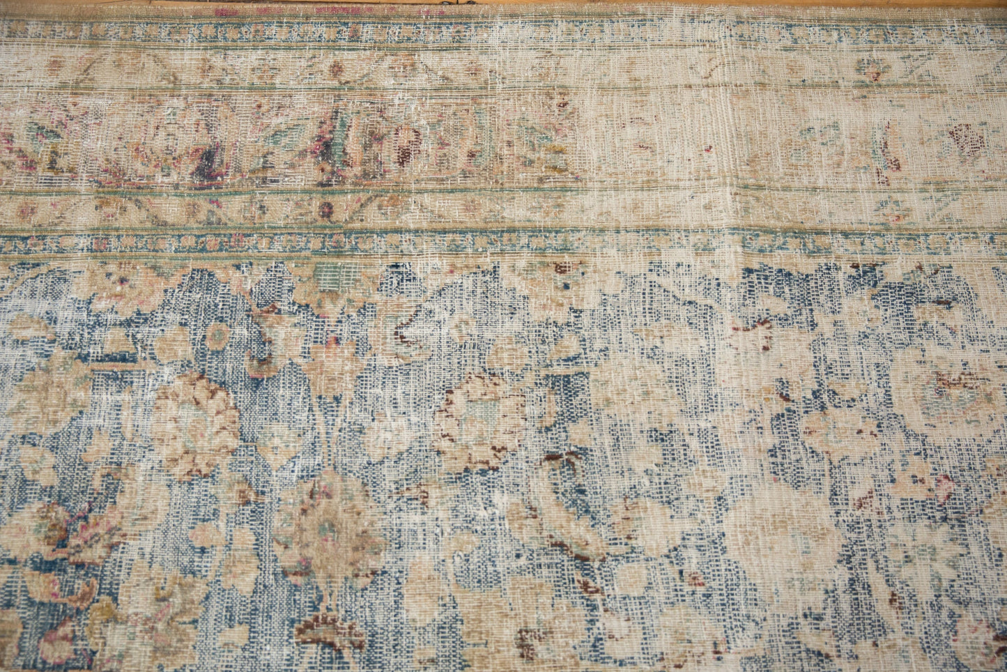 6.5x10.5 Vintage Distressed Meshed Carpet