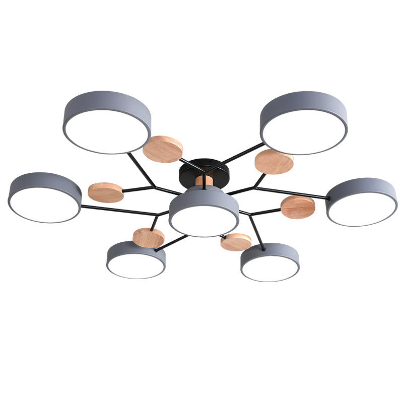 Osvětlení kreativního moderního minimalistického malého bytu