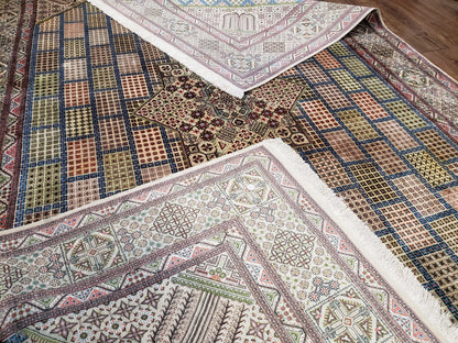 Sino-persisk silketeppe 6,4 x 9,9, svært fint håndknyttet teppe, paneldesign i flere farger, silketuster på silkebase, håndlaget vintage