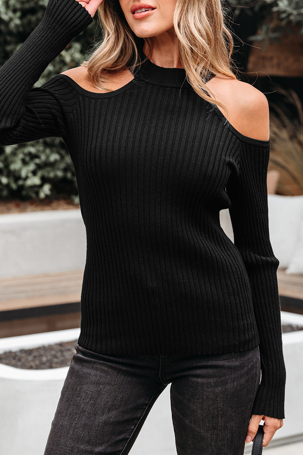 Sweter Bailey z prążkowanego dzianego materiału z odkrytymi ramionami