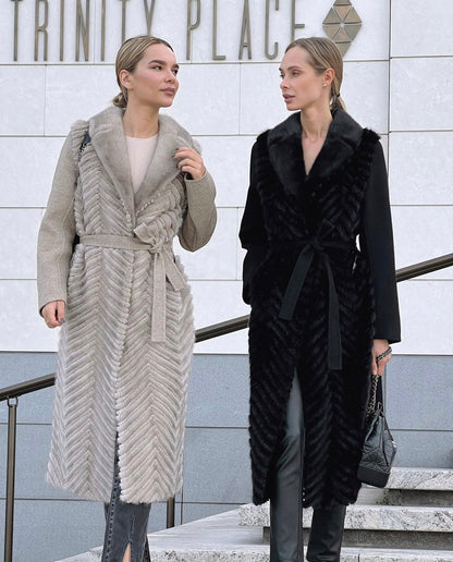 Cappotto in lana vergine con bordo in pelliccia di visone autentica e pelliccia di rex beige