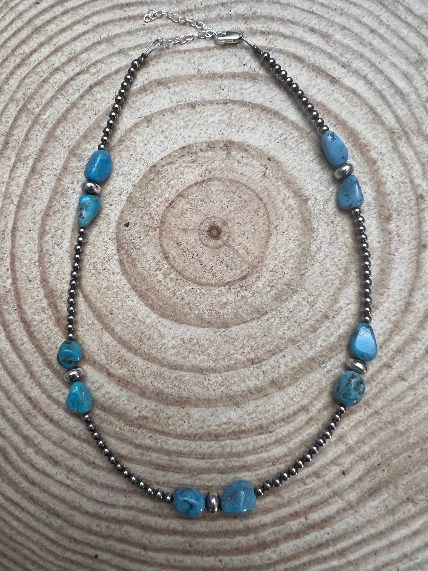 Naszyjnik choker z pereł ze srebra próby 925 o średnicy 3 mm z niebieskim turkusem - 14 cali