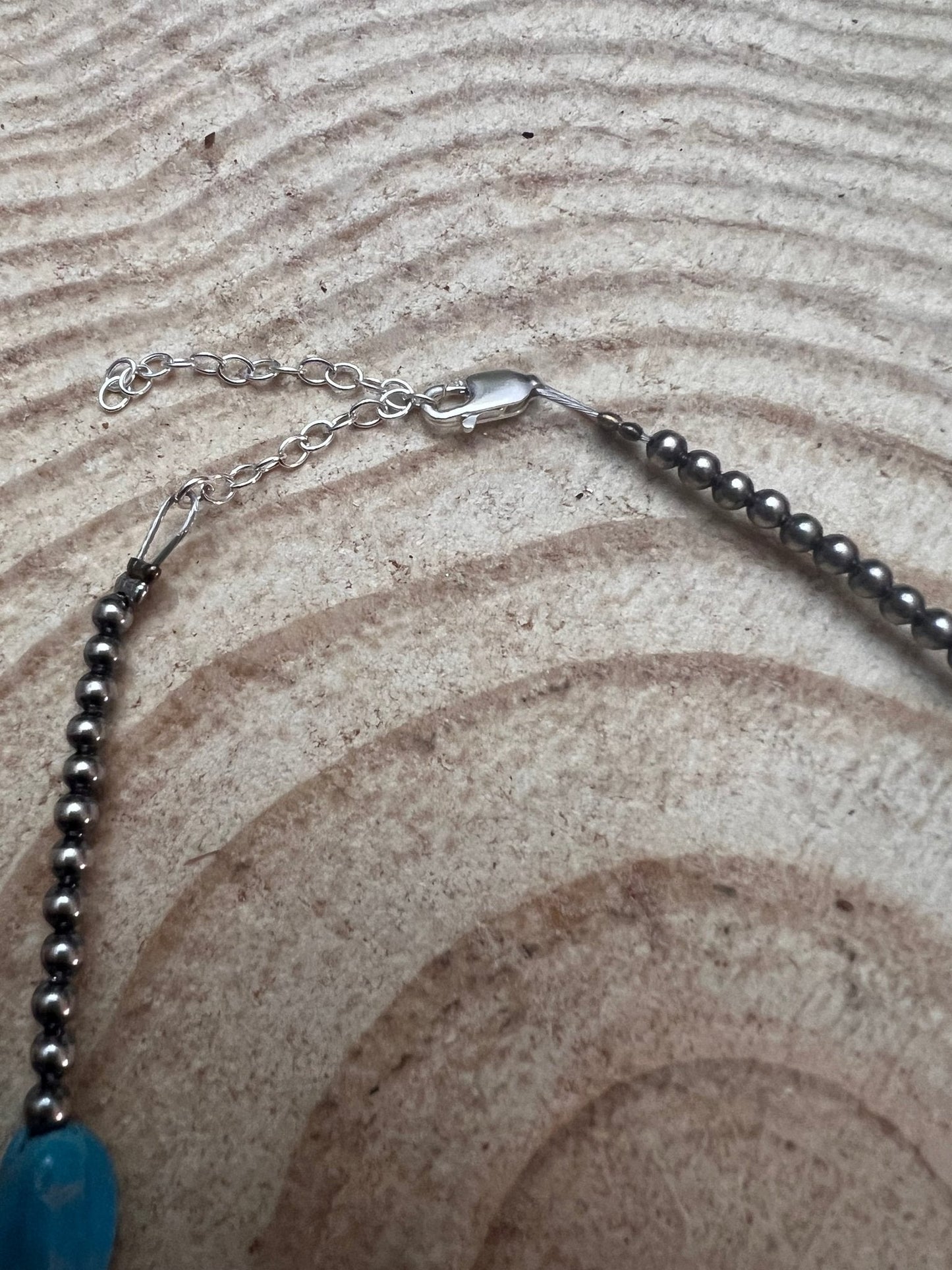 Naszyjnik choker z pereł ze srebra próby 925 o średnicy 3 mm z niebieskim turkusem - 14 cali