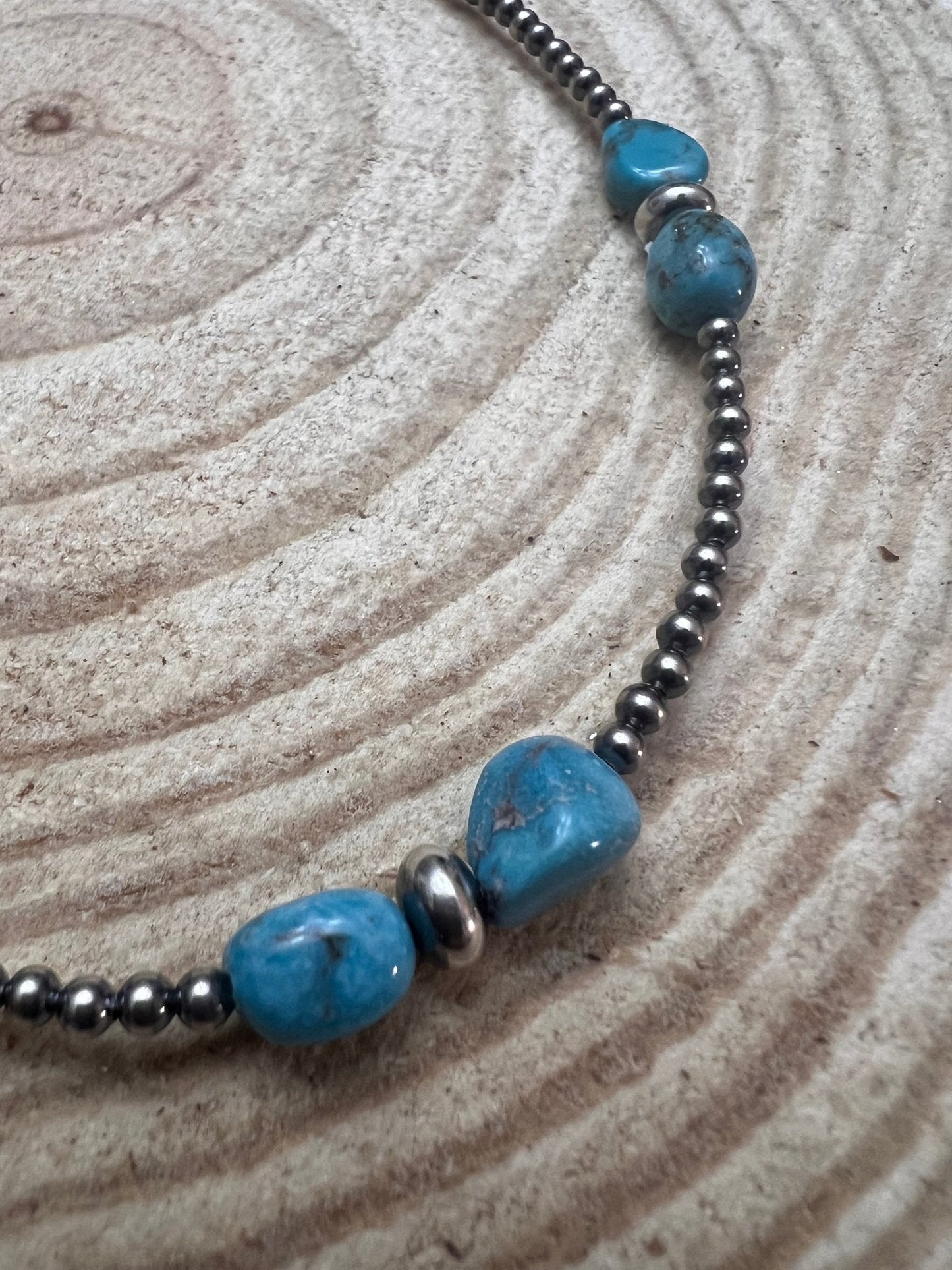 Naszyjnik choker z pereł ze srebra próby 925 o średnicy 3 mm z niebieskim turkusem - 14 cali