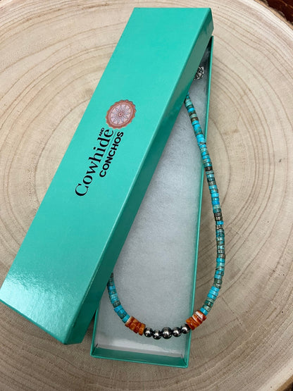 Perły srebrne 4mm, turkus variscite i ostryga kolczasta - żywy choker