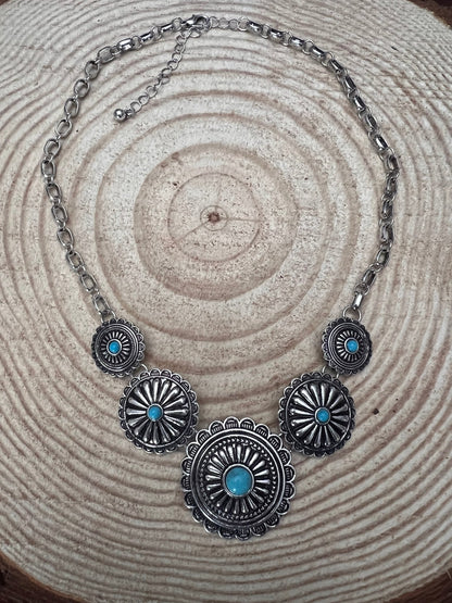 5 Conchos med halsband med konstgjord turkos - 18 tum + 3 tum förlängare