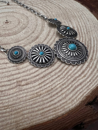 5 Conchos med halsband med konstgjord turkos - 18 tum + 3 tum förlängare