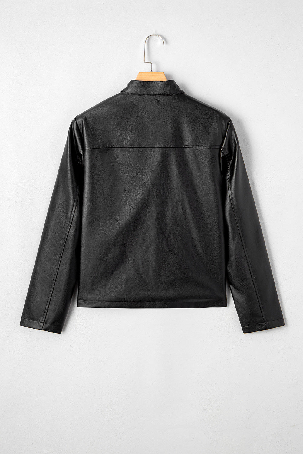 Olive Kunstleder Jacke mit Knöpfen vorne, kastig geschnitten