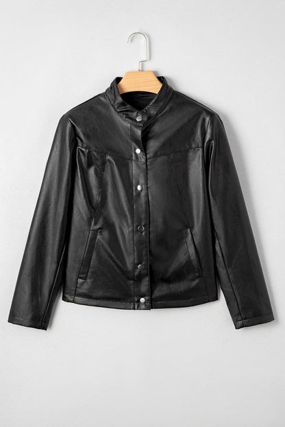 Olive Kunstleder Jacke mit Knöpfen vorne, kastig geschnitten