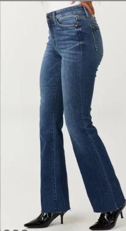 High Waist Slim Fit Stonewashed Jeans – The Perfect Cowgirl Fit