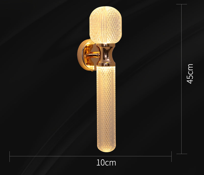 Světle luxusní moderní nordický minimalistický obývací pokoj, ložnice, dekorativní lampy na pozadí zdi a schodiště