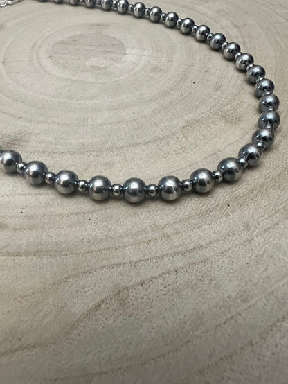 Naszyjnik choker z pereł srebrnych próby 925 o średnicy 6 mm i 3 mm - choker 14 cali