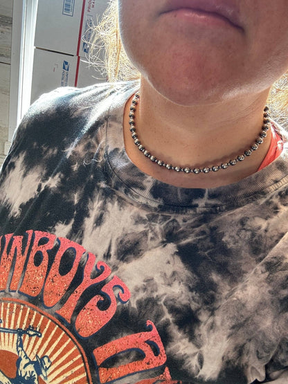 Naszyjnik choker z pereł srebrnych próby 925 o średnicy 6 mm i 3 mm - choker 14 cali