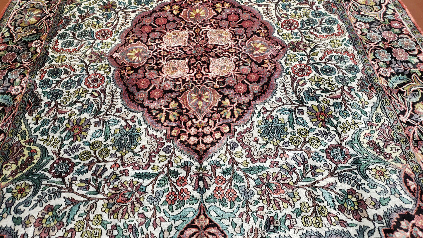 Indian Kashmiri Silk Rug 6x10, Ivory, Floral Medallion