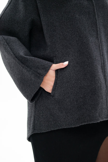 Manteau en laine vierge avec fourrure de renard argenté authentique