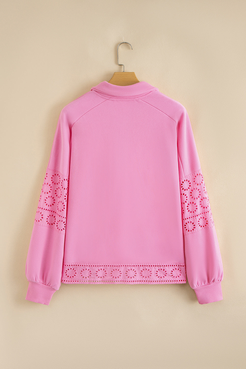 Evangeline besticktes Blumenknopf-Pullover-Sweatshirt