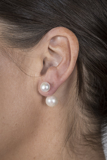 Double pearl stud earrings White
