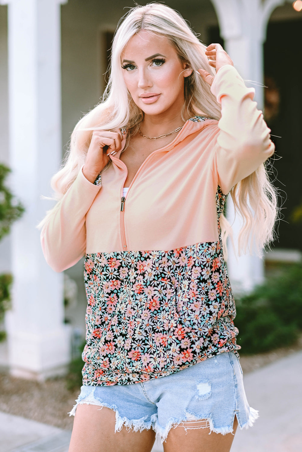 Gemma Floral Hoodie mit halbem Reißverschluss und Kängurutasche