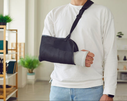 Adjustable Arm Sling | Optimal Support for Recovery and Comfort 1