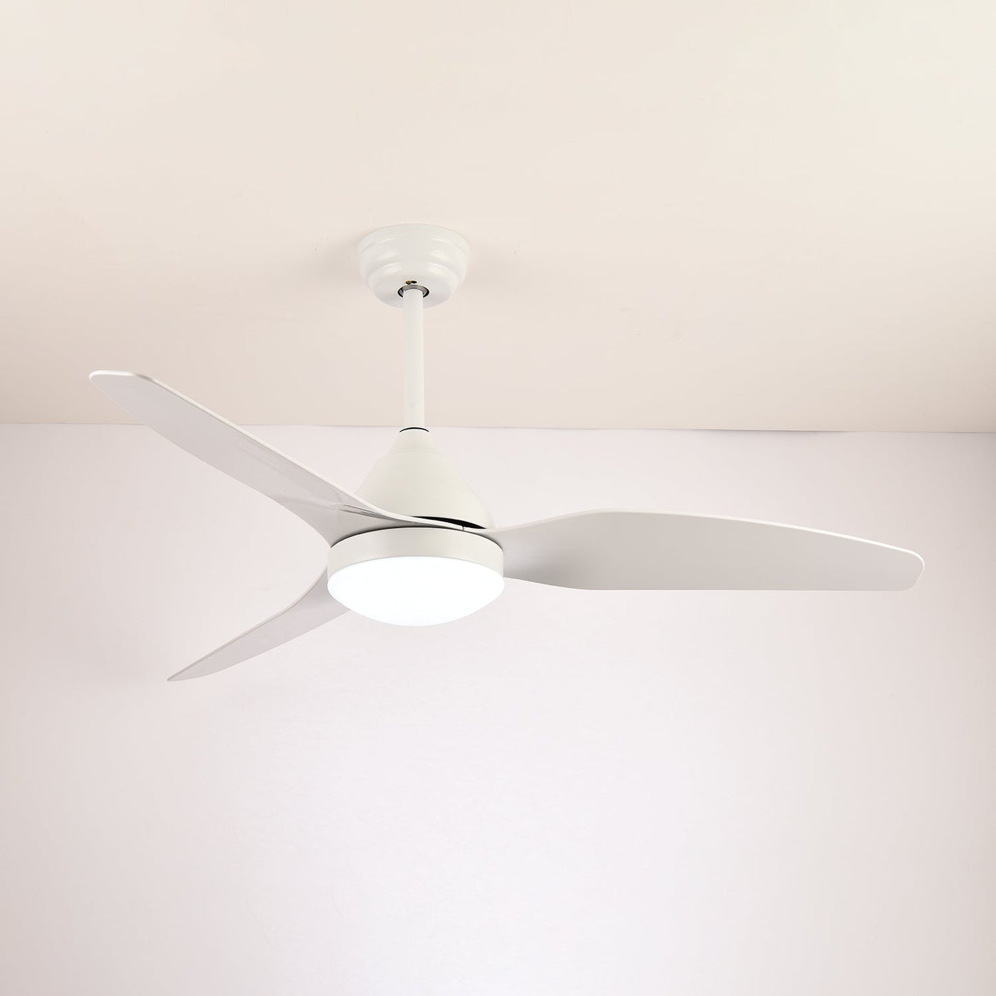 Aeris Whisper | Modern Ceiling Fan with Integrated LED Light & Quiet Operation 4