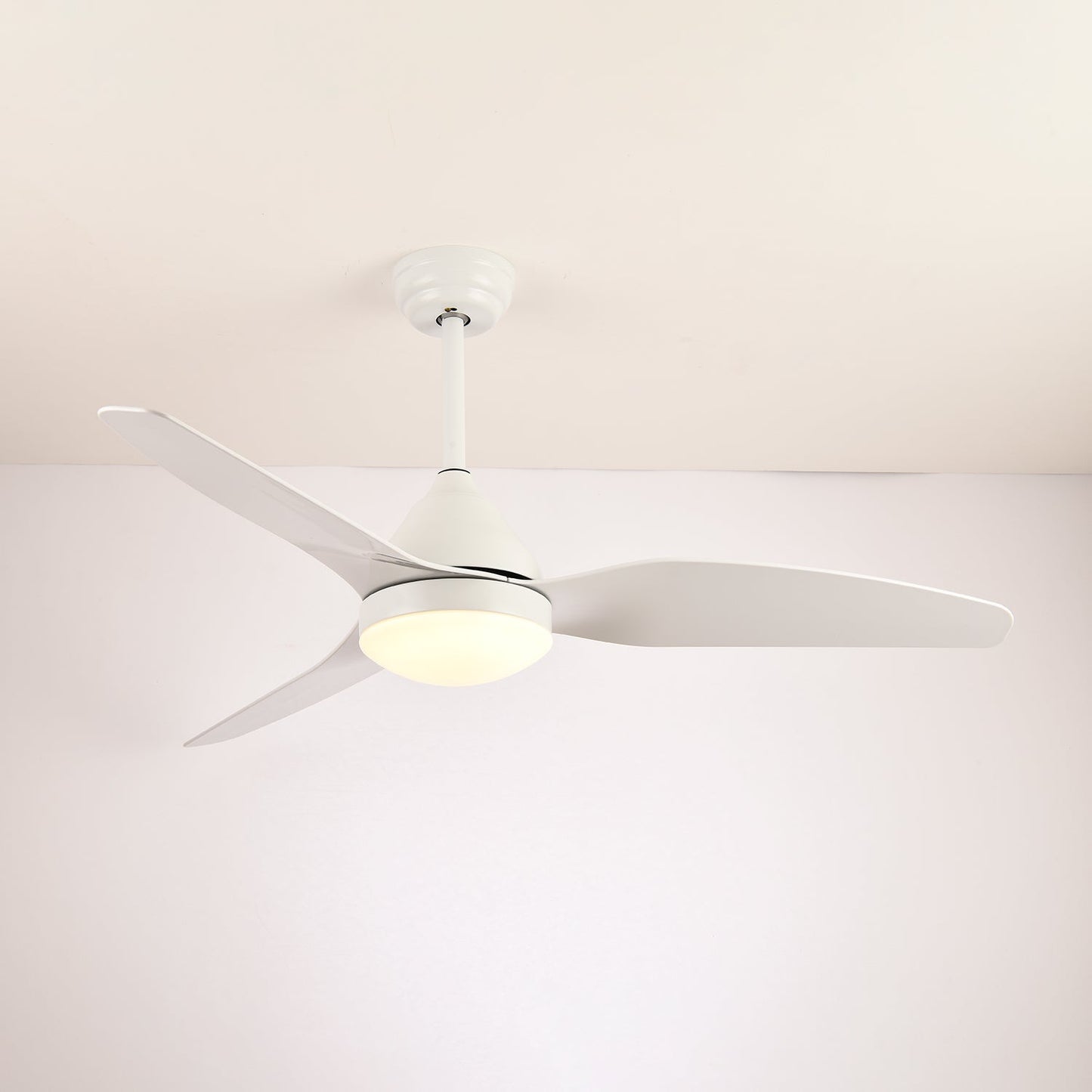 Aeris Whisper | Modern Ceiling Fan with Integrated LED Light & Quiet Operation 5