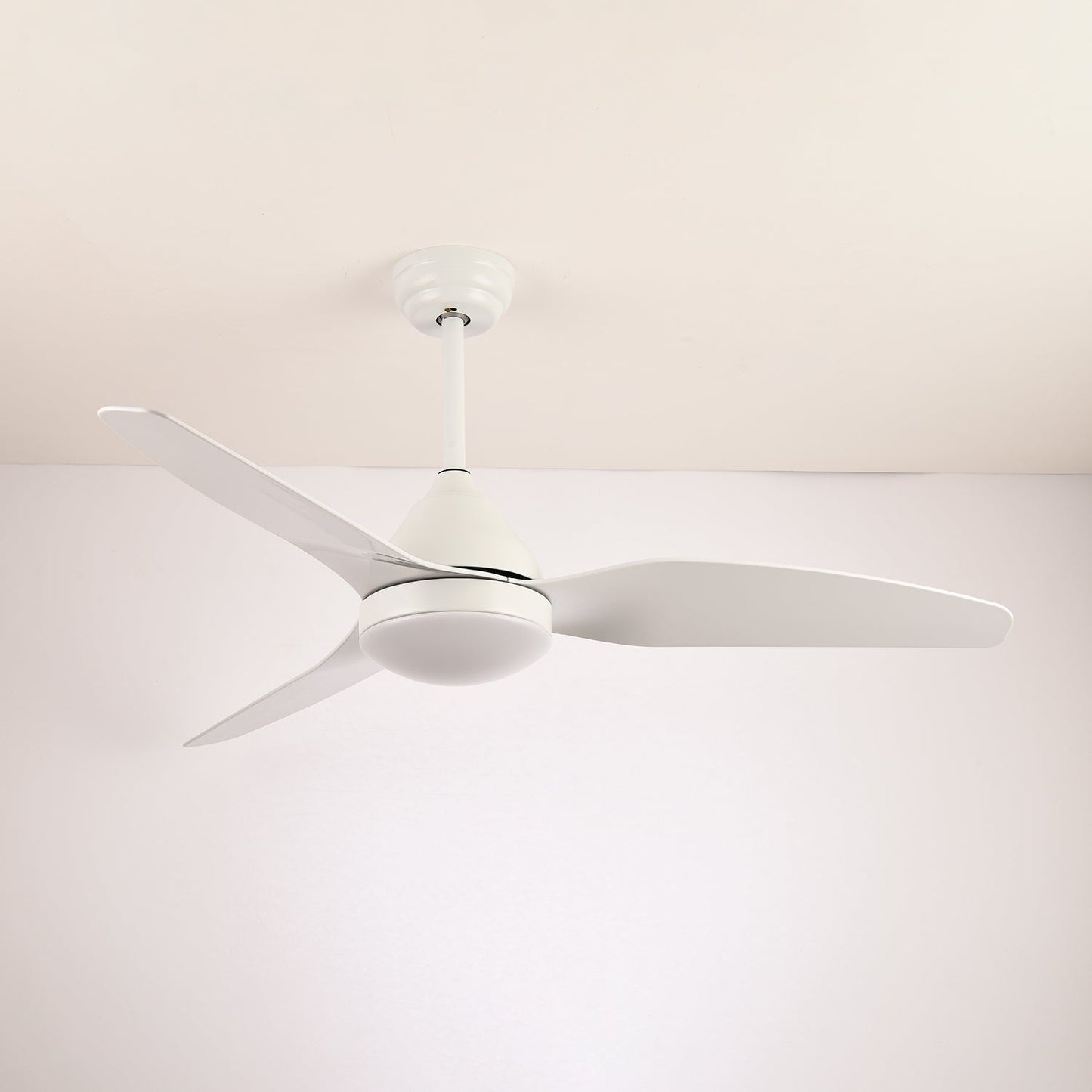 Aeris Whisper | Modern Ceiling Fan with Integrated LED Light & Quiet Operation 6