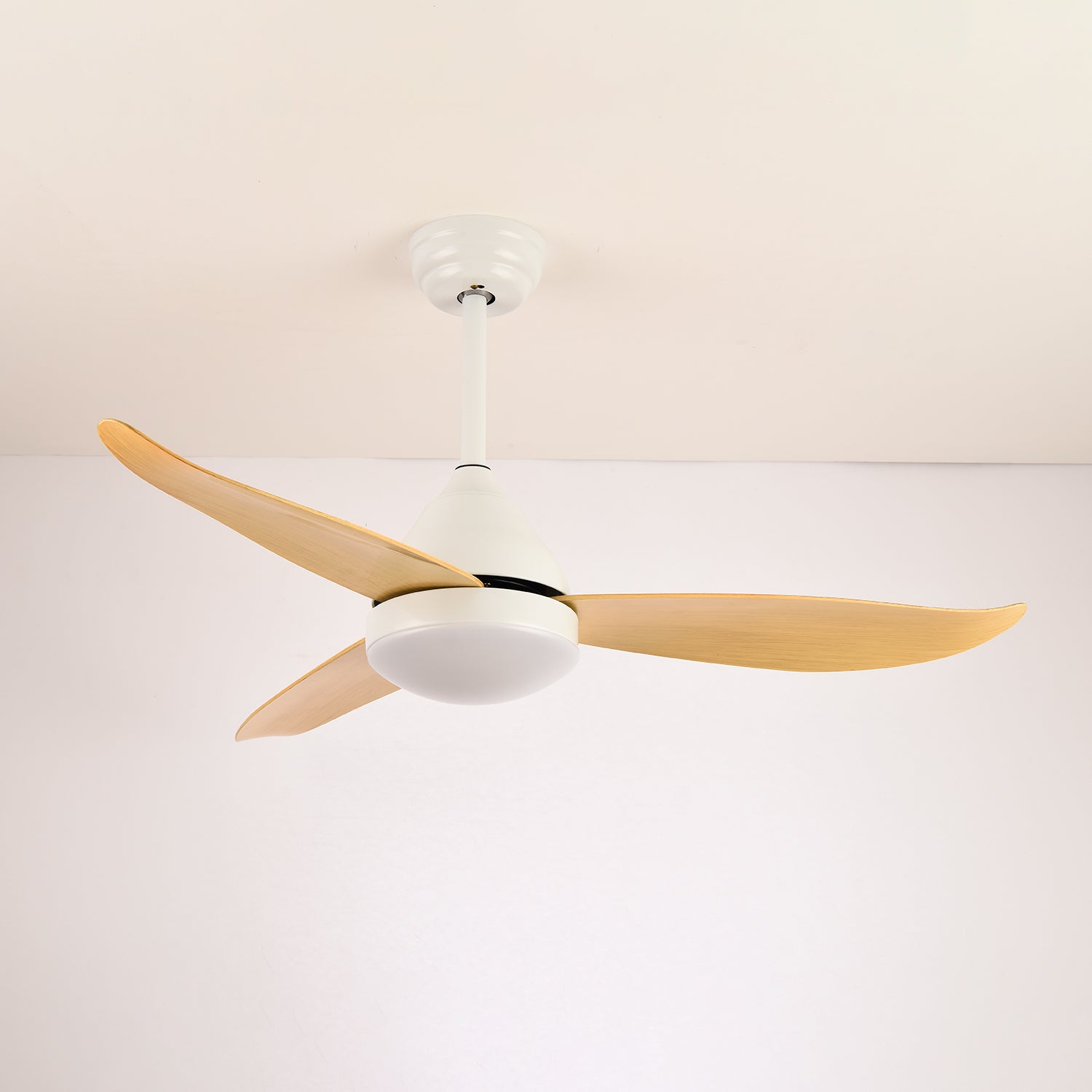 Aeris Whisper | Modern Ceiling Fan with Integrated LED Light & Quiet Operation 7