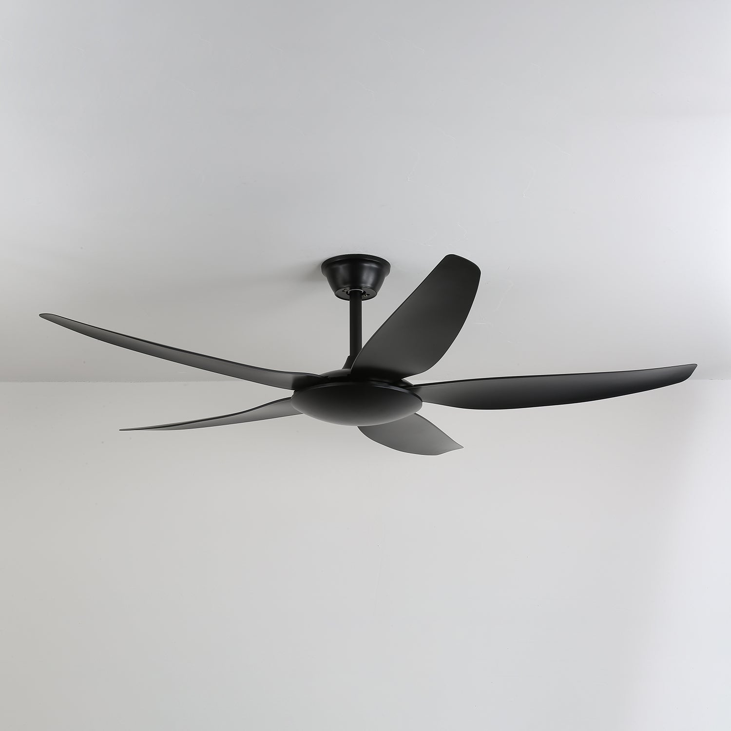 Aeron Noir | 52 Ceiling Fan with Variable Frequency Motor 0