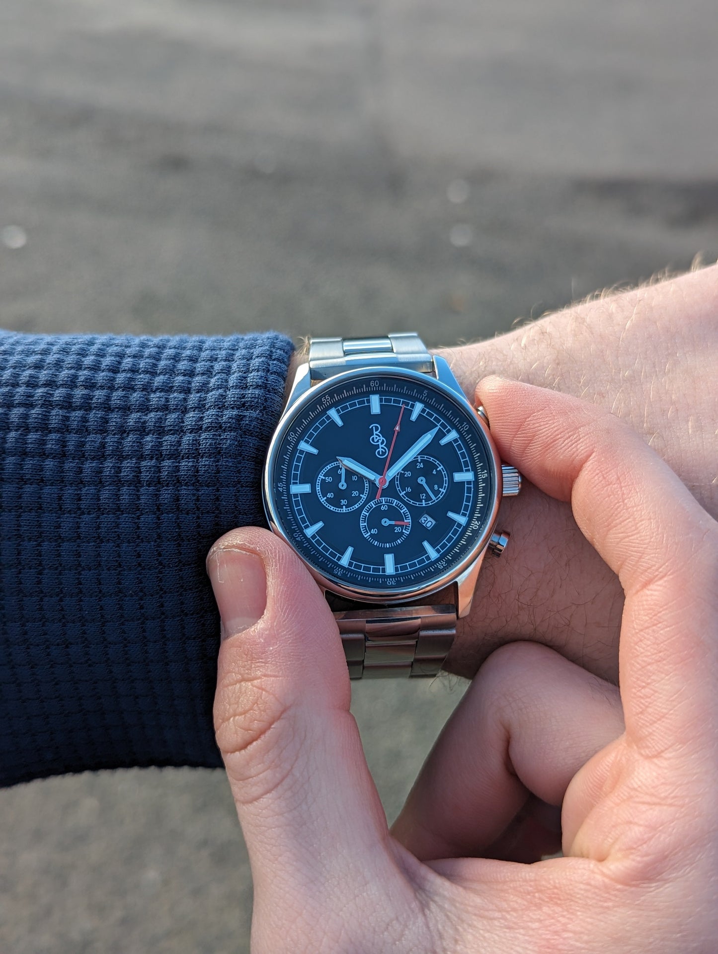Czarny sportowy chronograf