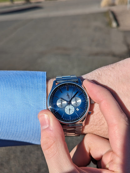 Niebieski retro chronograf