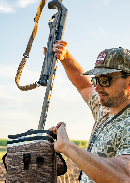 Mossy Oak - Auto-Sealing, Waterproof, Floating, Scent Proof Shotgun Bag