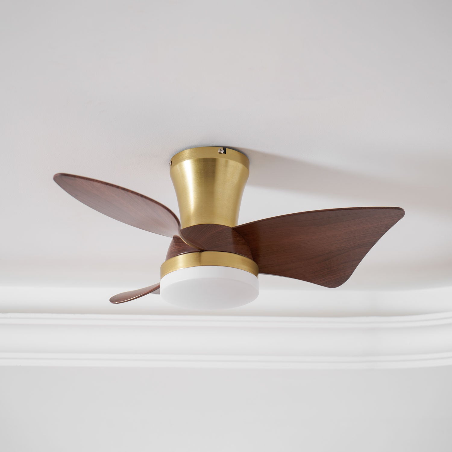Breeze Lux | Modern Ceiling Fan Light with Integrated LED & Quiet Operation 2
