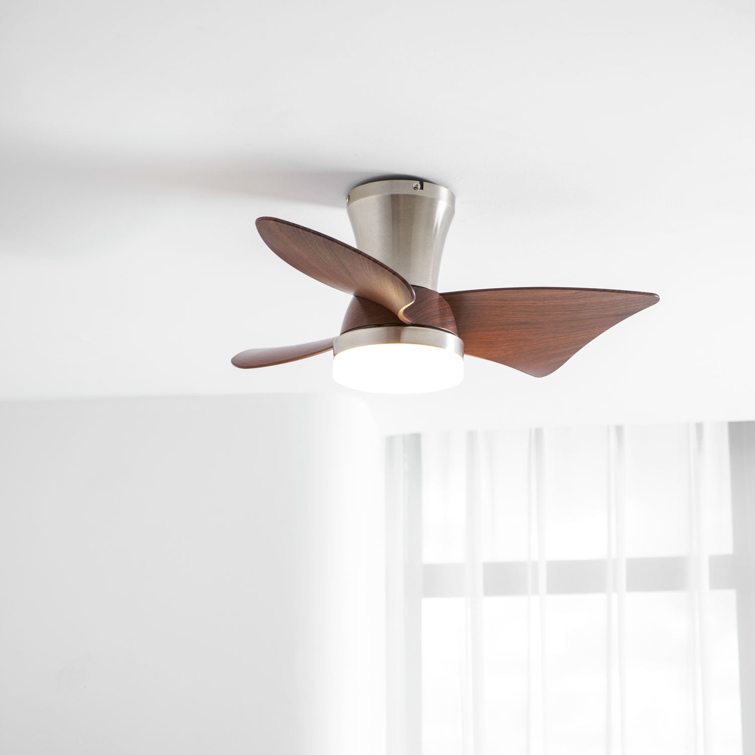 Breeze Lux | Modern Ceiling Fan Light with Integrated LED & Quiet Operation 8