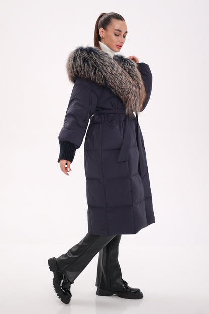 Cappotto imbottito con cappuccio e rifinitura in pelliccia autentica Rei, colore blu navy