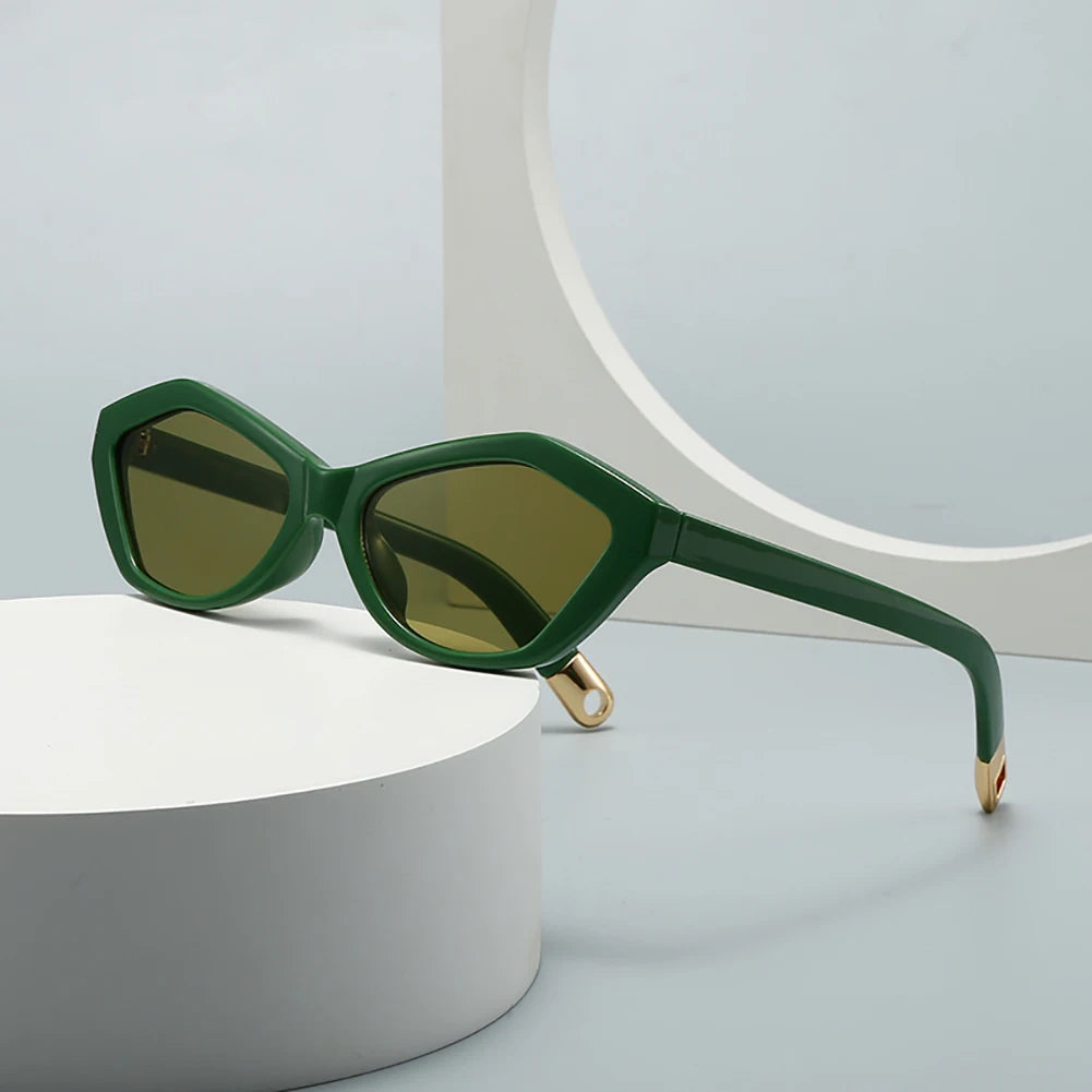 Cat-Eye Sunglasses | Retro-Modern Design with UV-Blocking Lenses 4
