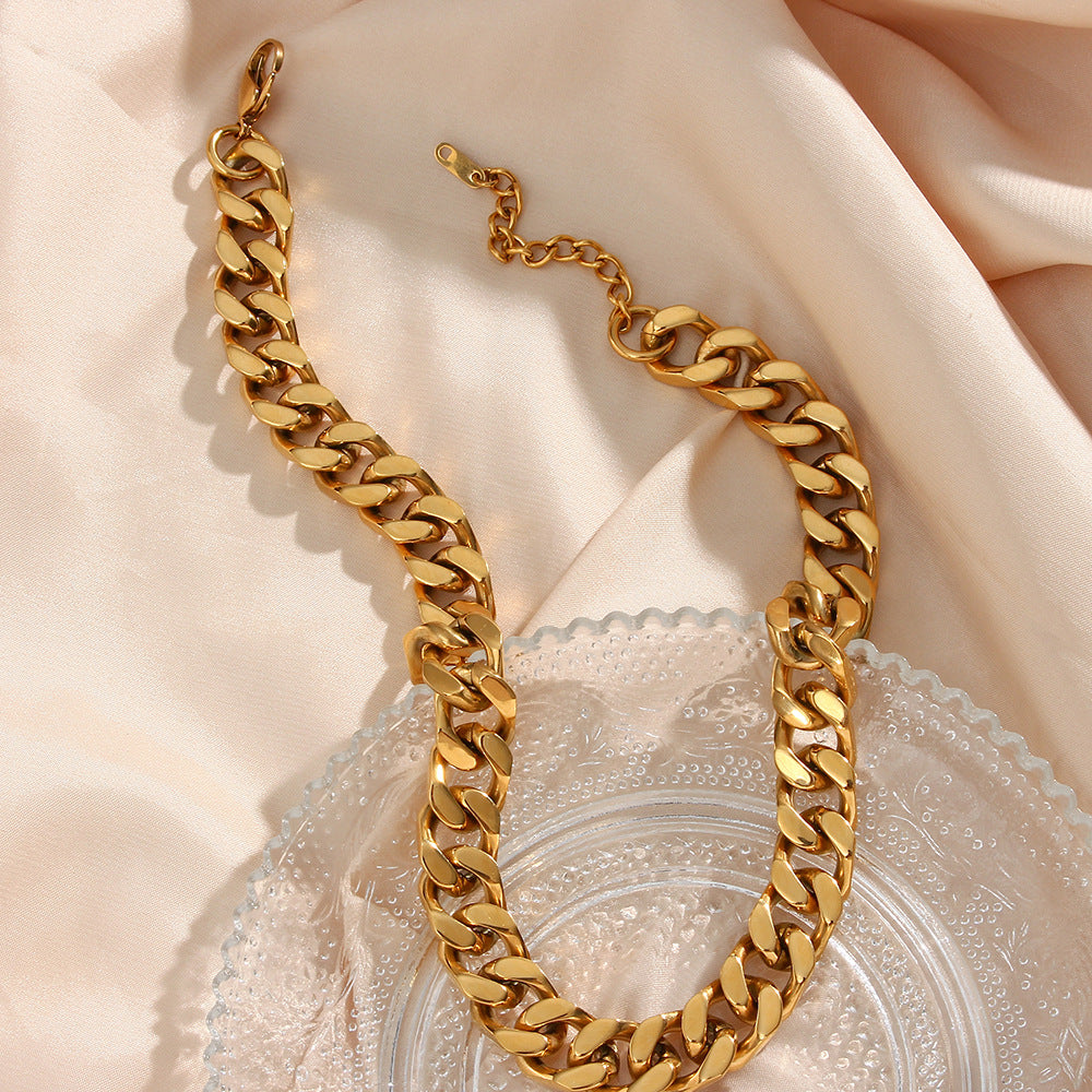 Chunky Chain Necklace | 18k Gold-Plated, Hypoallergenic, Water-Resistant 3