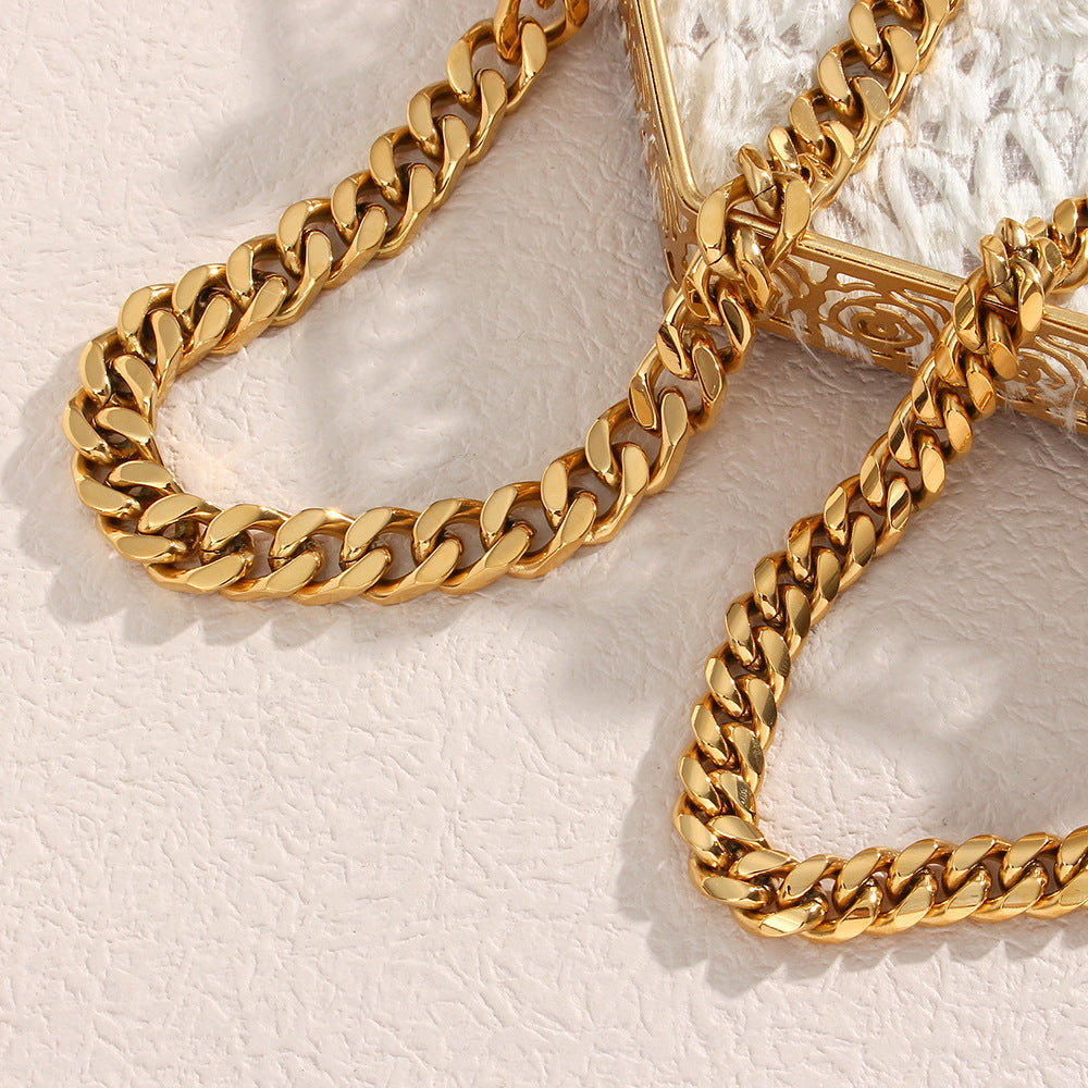 Chunky Chain Necklace | 18k Gold-Plated, Hypoallergenic, Water-Resistant 4