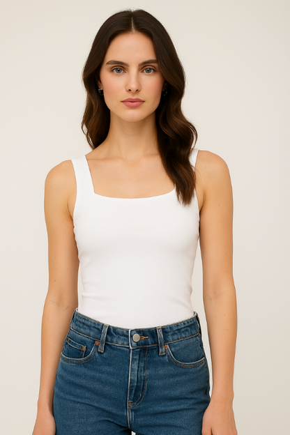 The Workshop Studio: Skulpturstrikket tanktopp fra Luxe Basics