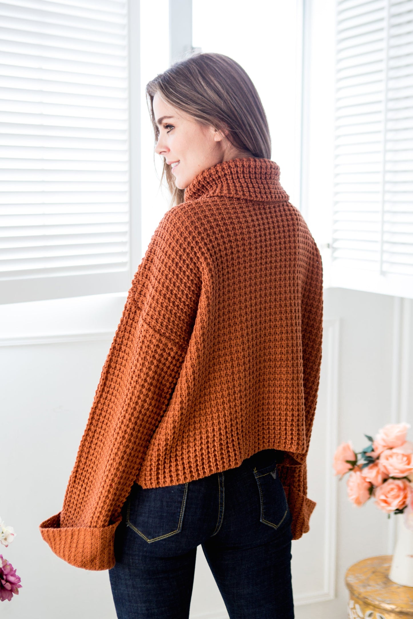 Cropped Turtleneck Sweater | Ribbed Knit Design for Relaxed Fit 2