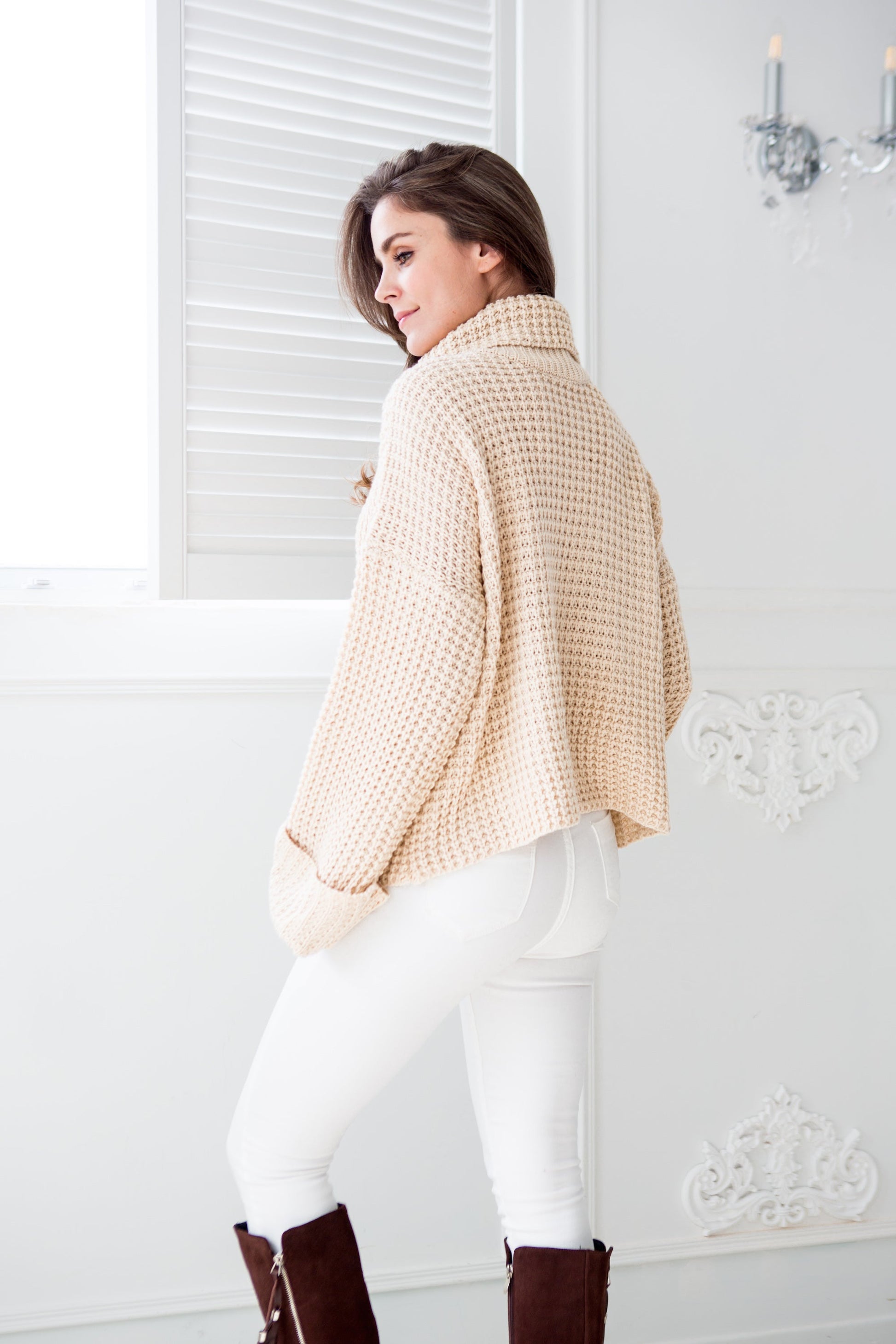 Cropped Turtleneck Sweater | Ribbed Knit Design for Relaxed Fit 4